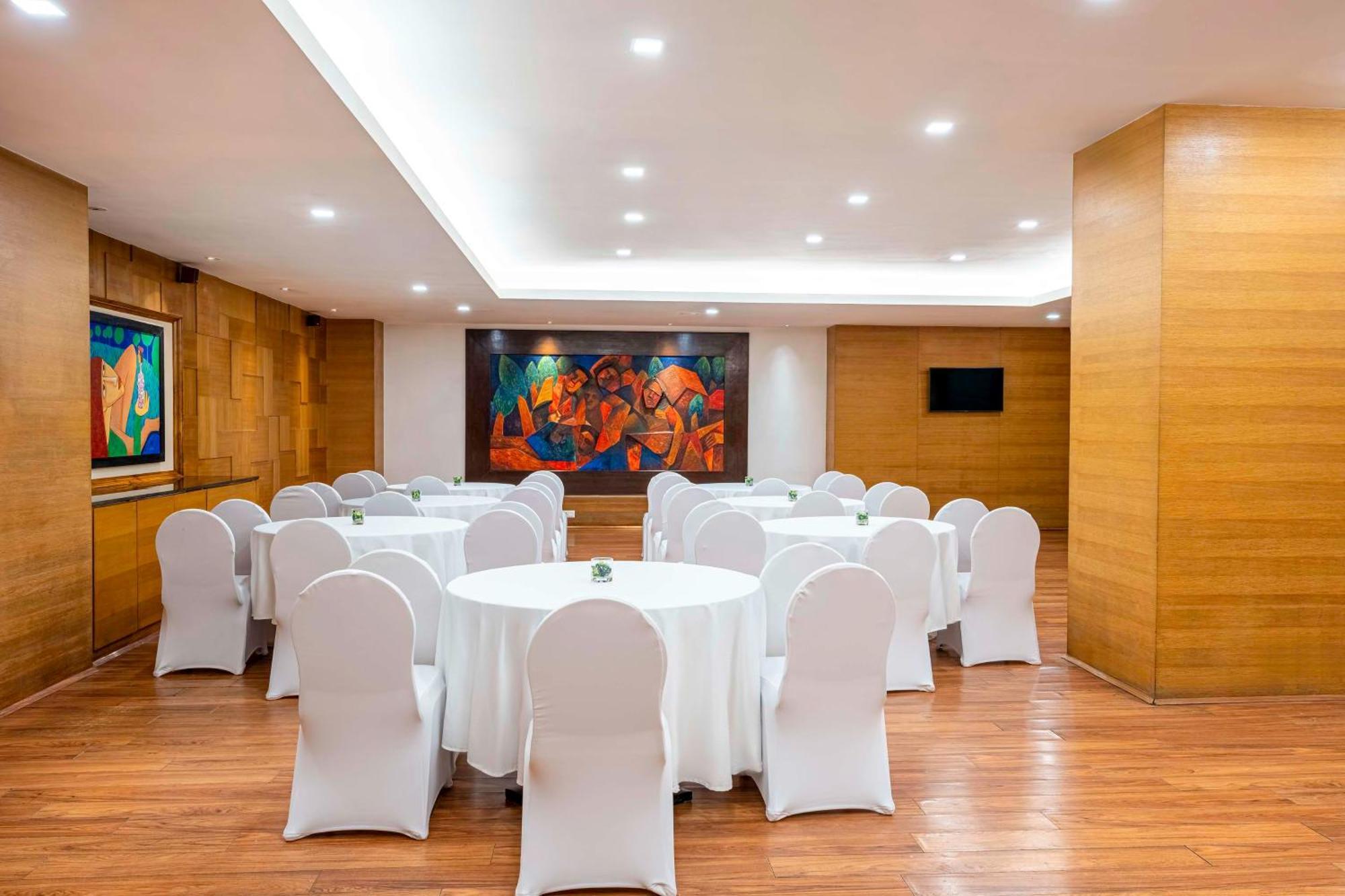 Svelte Delhi, A Member Of Radisson Individuals Hotell New Delhi Exteriör bild
