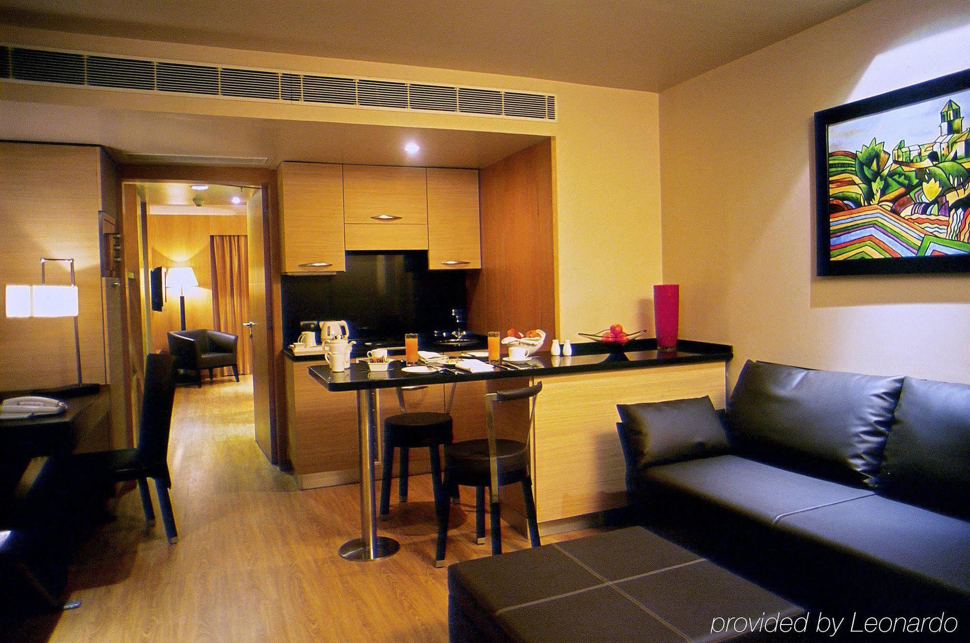 Svelte Delhi, A Member Of Radisson Individuals Hotell New Delhi Exteriör bild